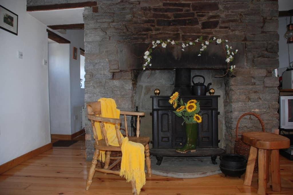 Red Stonecutters Cottage, Doolin Carrowauff Buitenkant foto