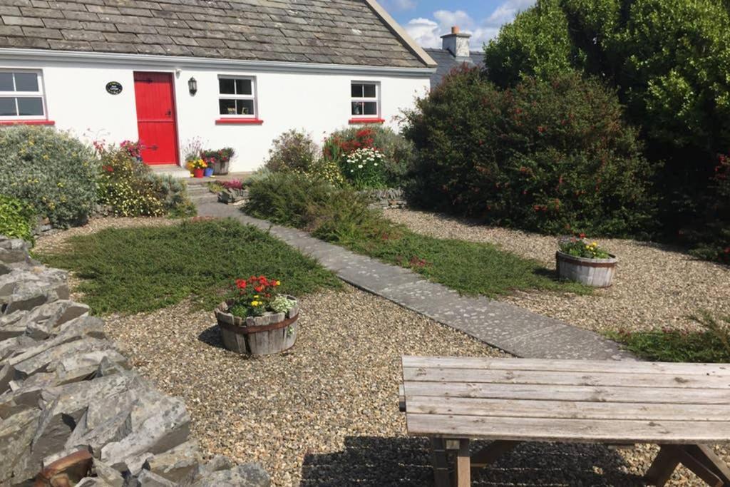 Red Stonecutters Cottage, Doolin Carrowauff Buitenkant foto