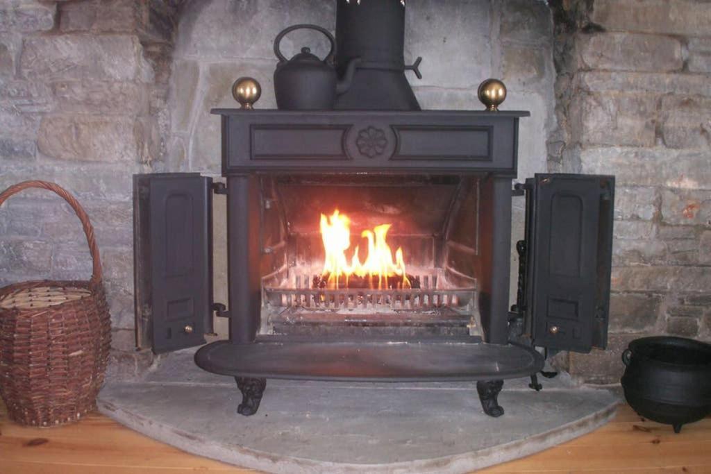 Red Stonecutters Cottage, Doolin Carrowauff Buitenkant foto