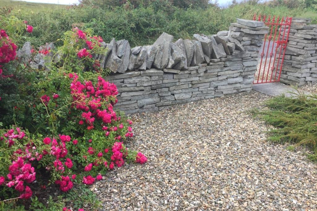 Red Stonecutters Cottage, Doolin Carrowauff Buitenkant foto